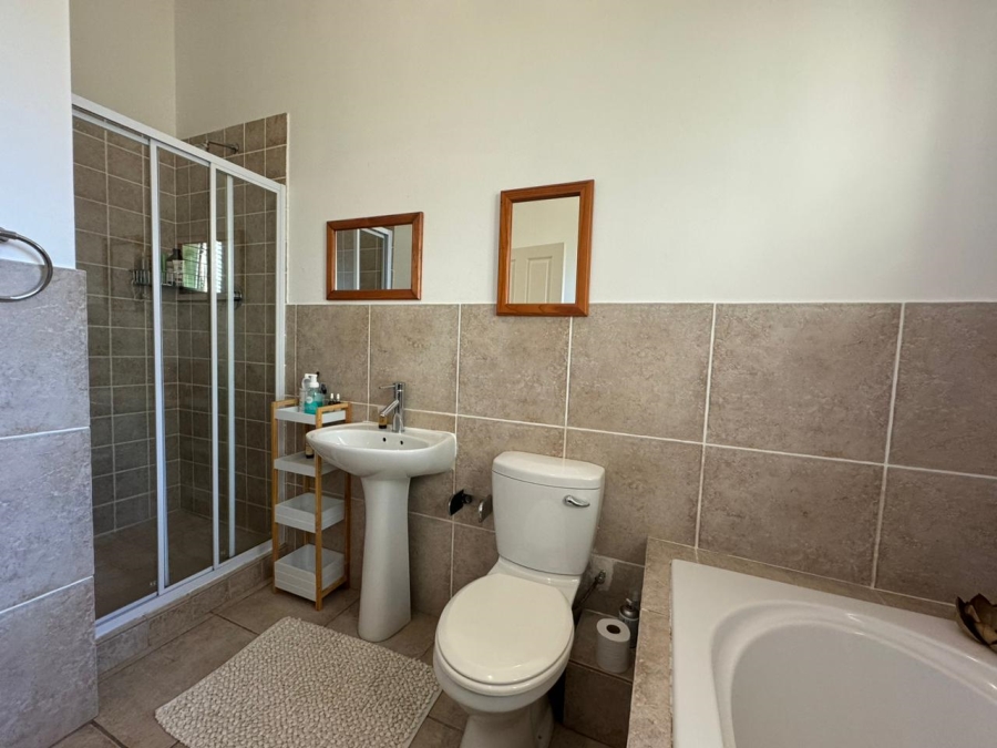 To Let 3 Bedroom Property for Rent in Royal Ascot Western Cape